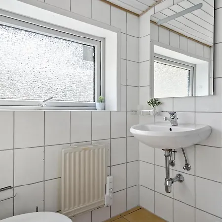 2 Bedroom Gorgeous In Toftlund