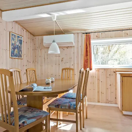 Feriehus 2 Bedroom Gorgeous In
