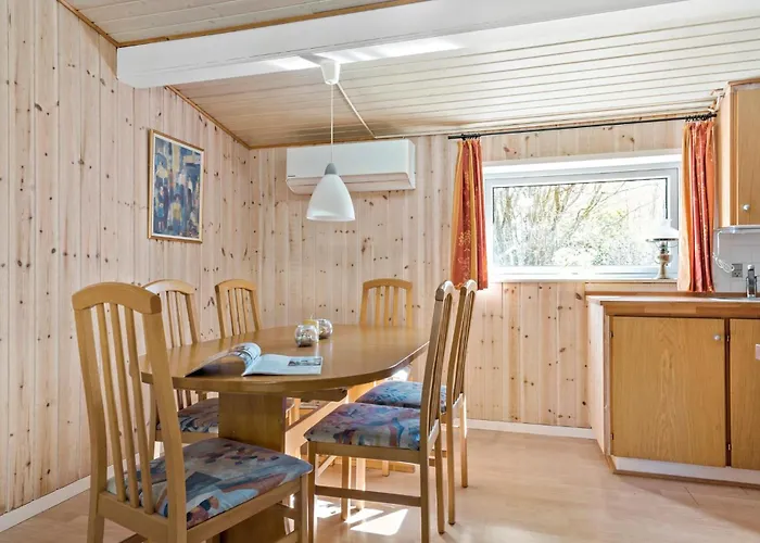 בית נופש 2 Bedroom Gorgeous In